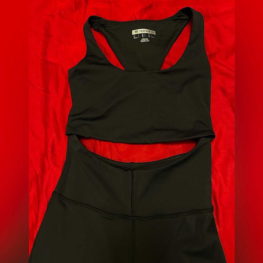 Forever 21 Black cut-out Stretchy Bodysuit Size Small Gym wear Activewear NWOT - Picture 2 of 3